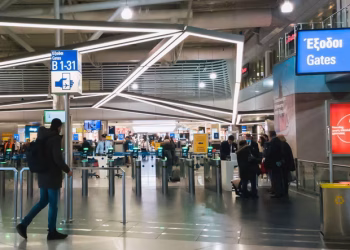 UK Trains Airline Staff to Enforce Visa Checks Before Flights