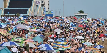 UK Heatwave Triggers Amber Health Alerts Across England