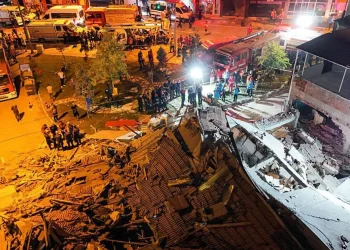 Turkey Earthquake Flattens Buildings in Balikesir Province